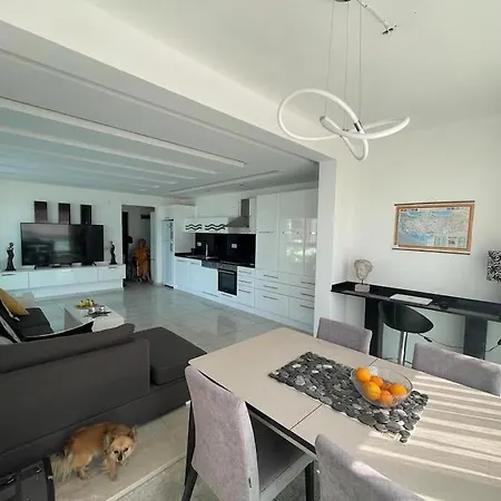 Modern Living By The Sea Apartment Alanya